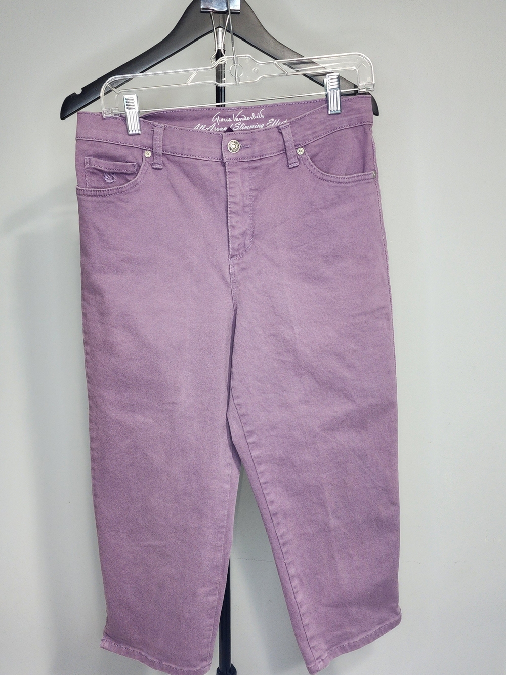 Gloria Vanderbilt Purple Slim Capris Size 6
